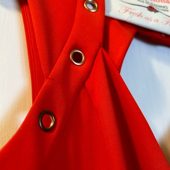 Guess red mini large size 12 perfect for a especial occasion. - Picture 4 of 8